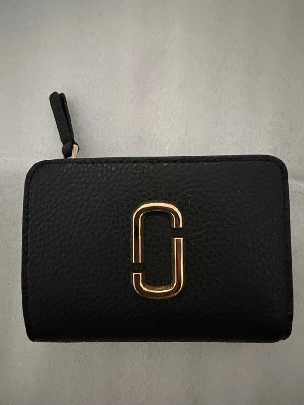 Marc Jacobs Black Pebbled Zip Wallet with 6 credit card slots and one bill fold - Picture 6 of 6